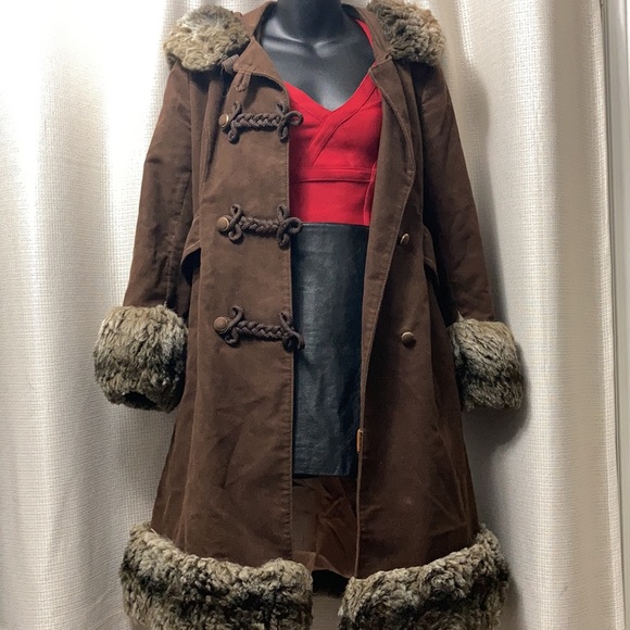 SOLD Vintage suede coat with faux fur - Picture 6 of 10
